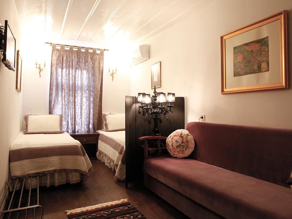 Marjolaine Hotel Айвалик Номер фото