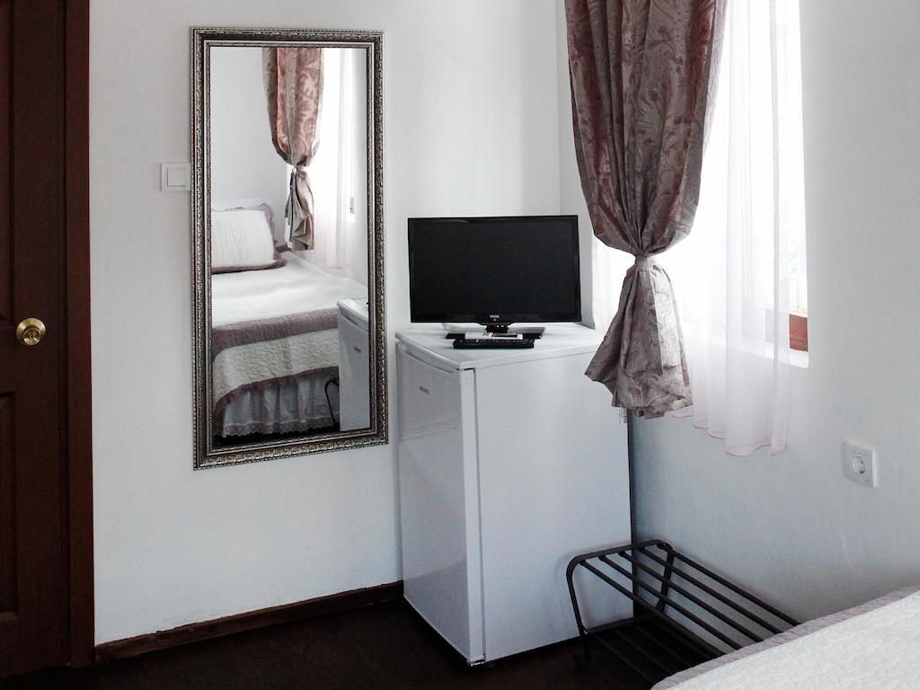 Marjolaine Hotel Айвалик Номер фото