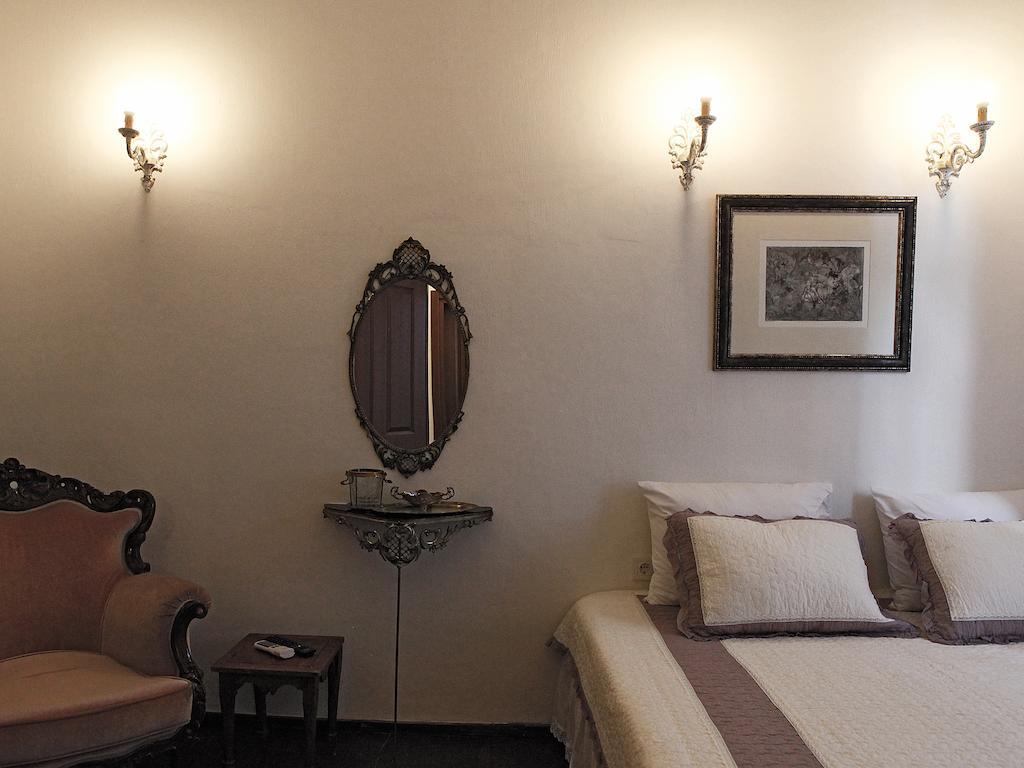 Marjolaine Hotel Айвалик Номер фото